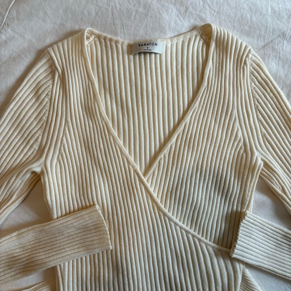 Merino Wool Babaton Wrap Top - Picture 5 of 6